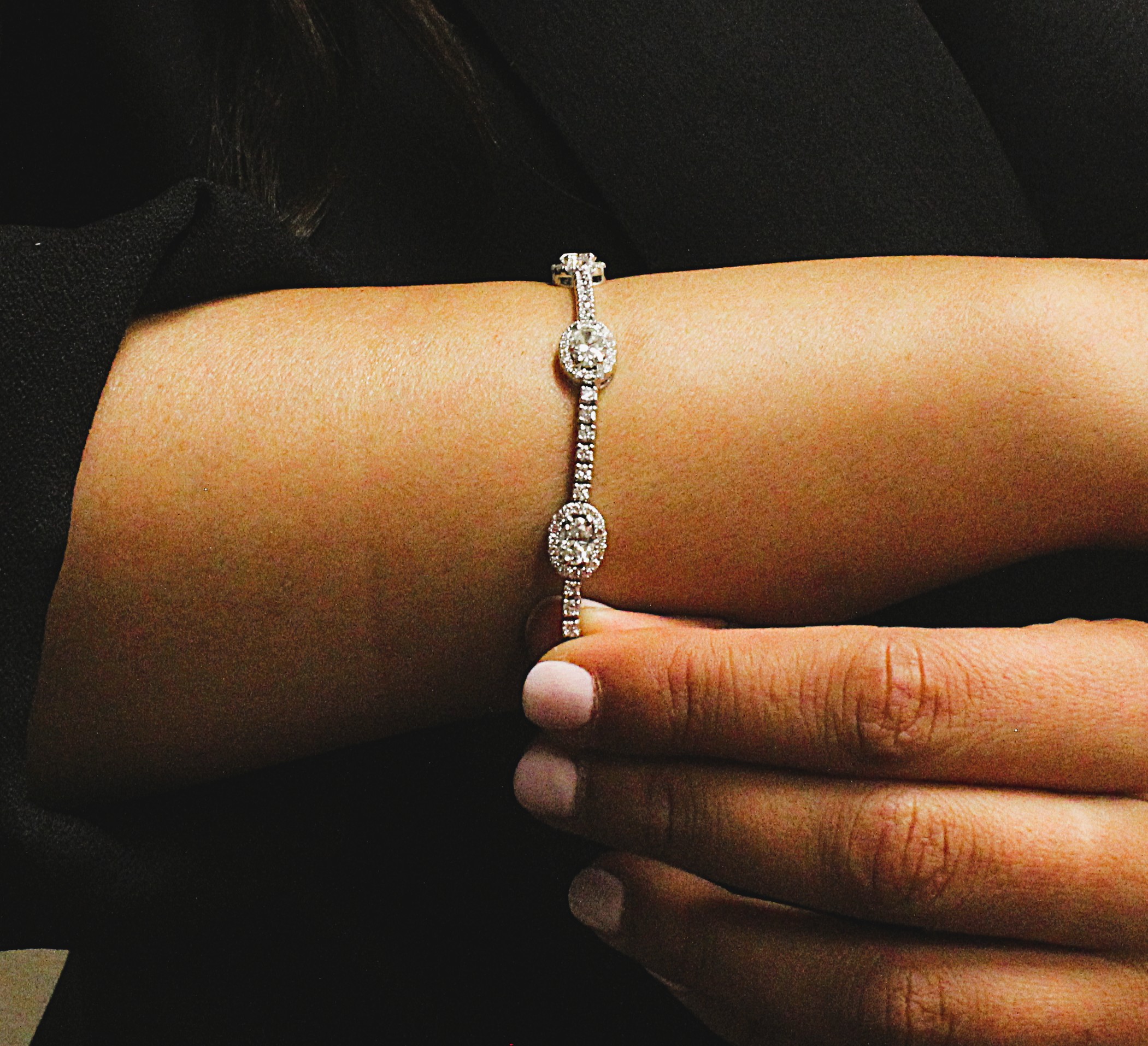 Round & Oval Cut Diamond Tennis Bracelet with Halo's