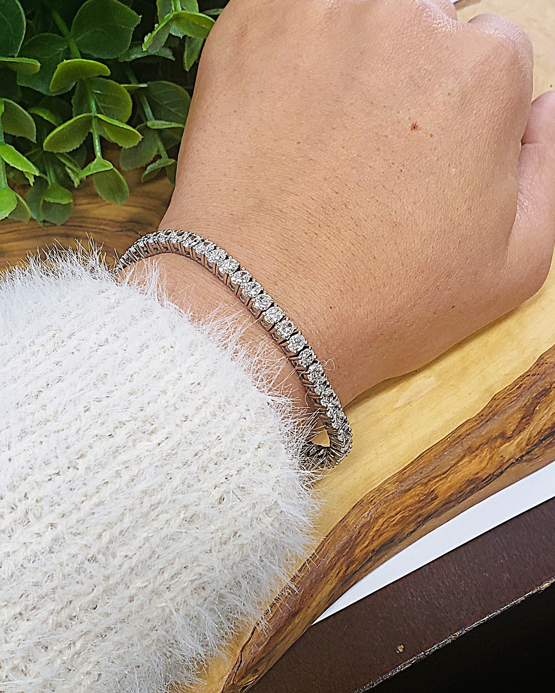 Oval Cut Diamond Tennis Bracelet - Four Prong