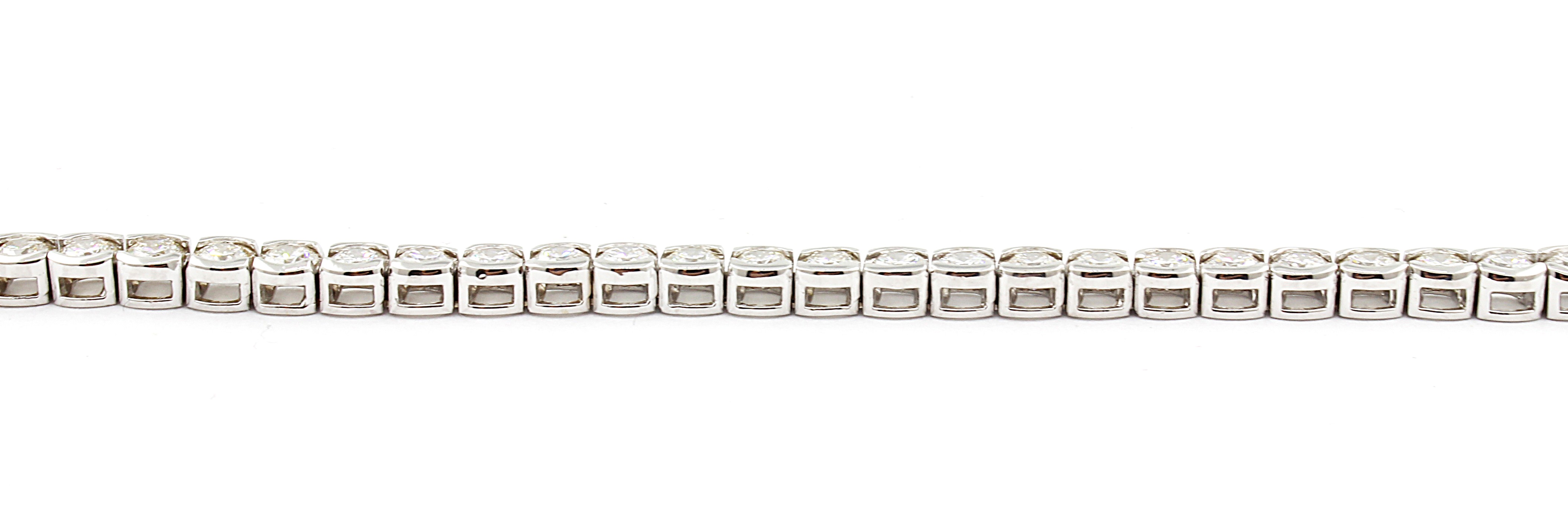 Round Cut Diamond Tennis Bracelet - Half Bezel