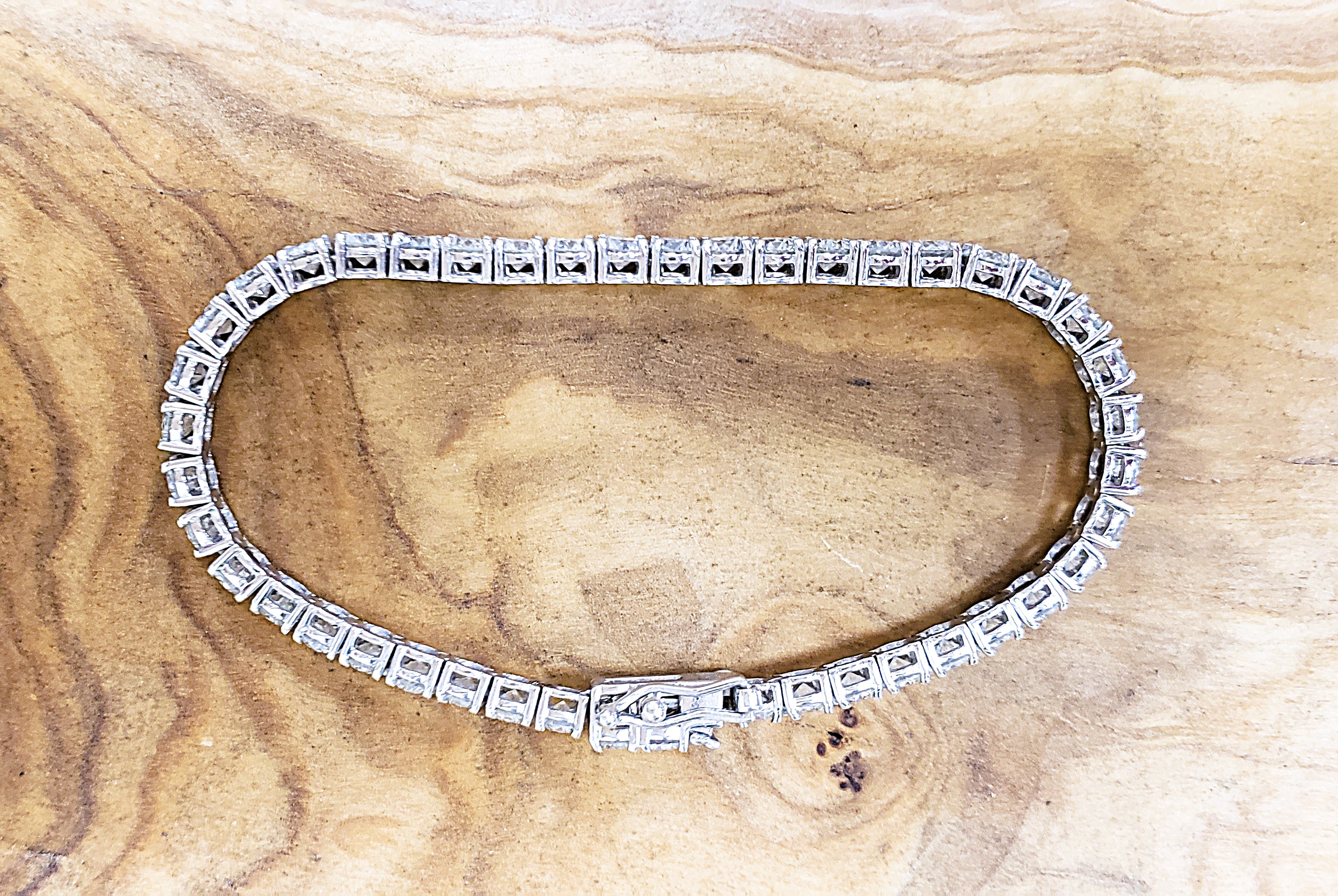 Round Cut Diamond Tennis Bracelet - Four Prong