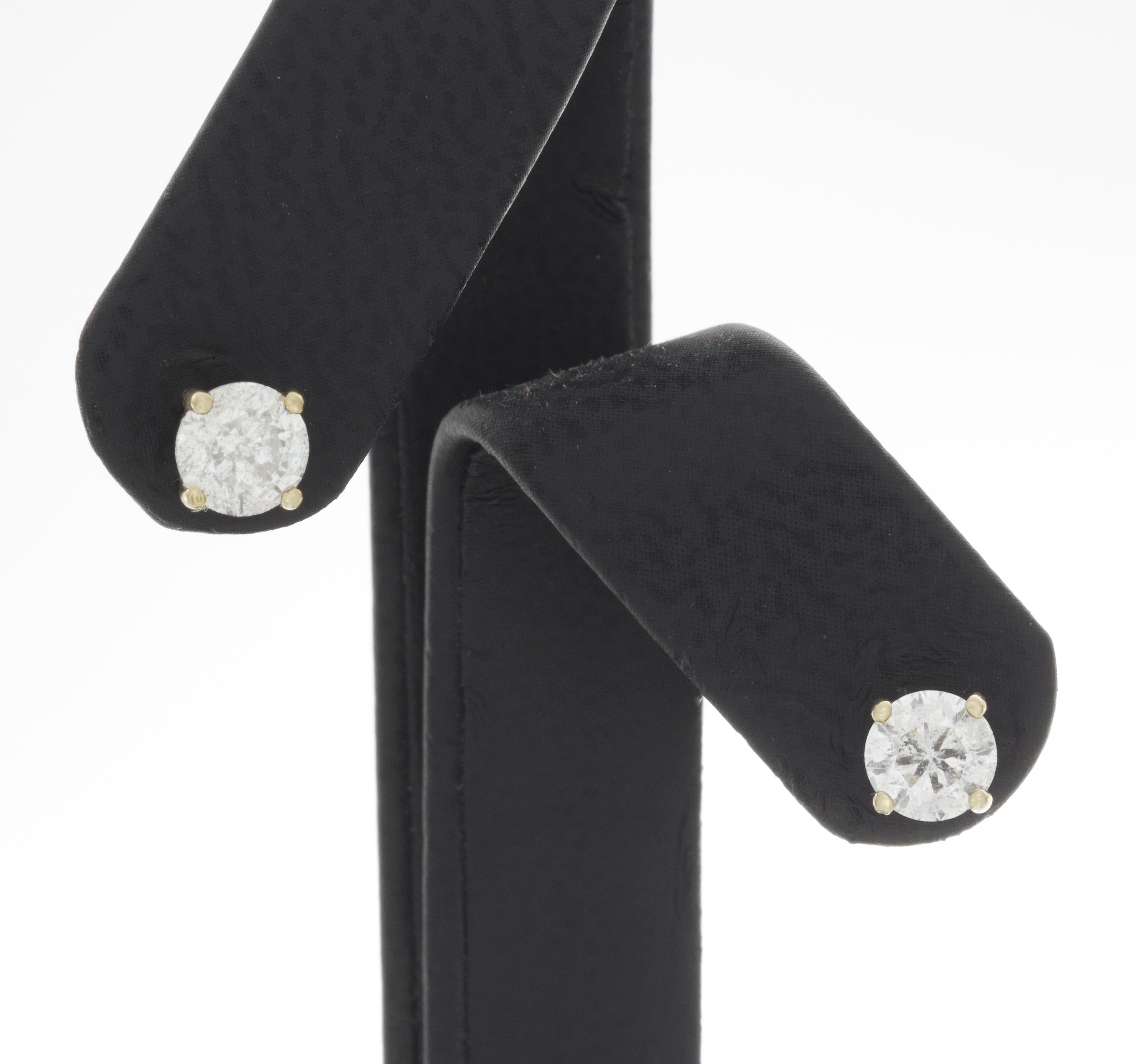 Round Shape Stud Earrings